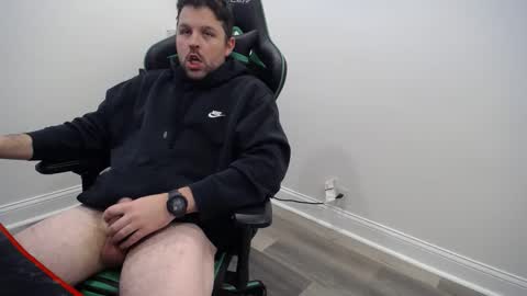 Snapshot of shroomhead5 chatting on 02/12/25, 08:50 shroom online show from 02/12/25, 08:50