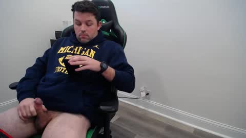 Snapshot of shroomhead5 chatting on 02/15/25, 02:44 shroom online show from 02/15/25, 02:44