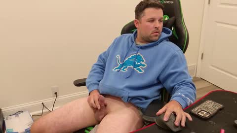 Snapshot of shroomhead5 chatting on 10/14/25, 06:42 shroom online show from 10/14/25, 06:42