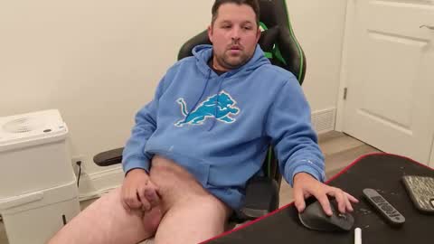 Snapshot of shroomhead5 chatting on 10/30/25, 07:25 shroom online show from 10/30/25, 07:25