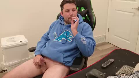 Snapshot of shroomhead5 chatting on 11/05/25, 08:53 shroom online show from 11/05/25, 08:53