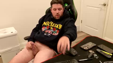 Snapshot of shroomhead5 chatting on 11/14/25, 09:13 shroom online show from 11/14/25, 09:13