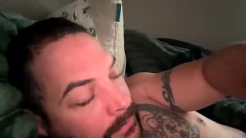 Snapshot of shubby420 chatting on 10/31/25, 03:35 YeahBoi420 online show from 10/31/25, 03:35