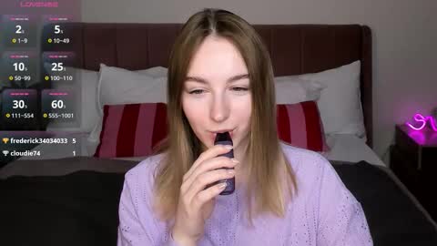 Polly online show from 03/08/26, 12:08