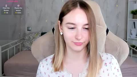 Polly online show from 03/12/26, 12:17