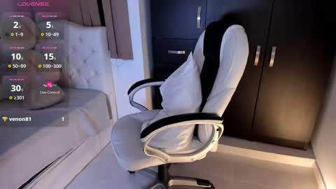 Nahomy online show from 09/27/25, 05:23