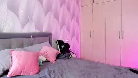 Mika online show from 01/31/25, 09:48