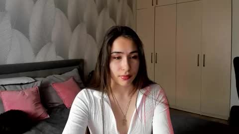 Mika online show from 03/03/26, 04:07