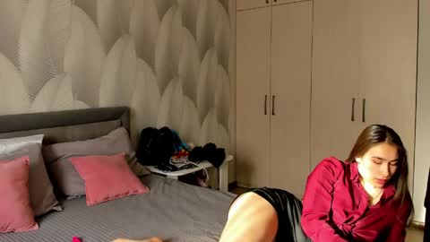 Mika online show from 04/05/26, 02:20