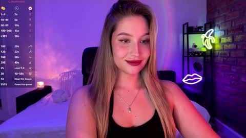 Snapshot of shy_bee chatting on 10/29/25, 01:30 Alice online show from 10/29/25, 01:30