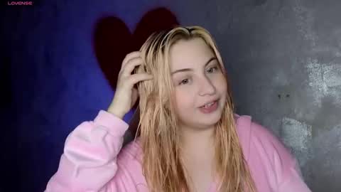 Molly online show from 10/12/25, 10:20