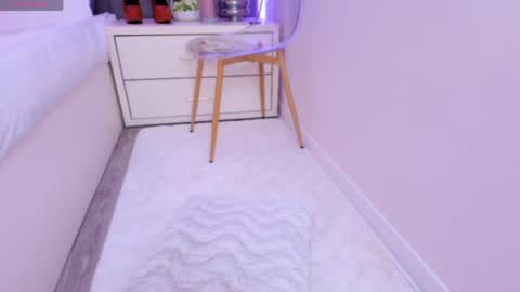 shy_eveline online show from 04/07/26, 10:31