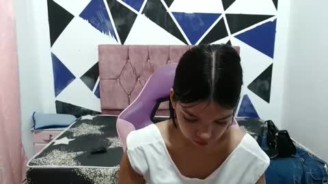 Snapshot of shy_luna18 chatting on 11/28/25, 02:09 luna online show from 11/28/25, 02:09