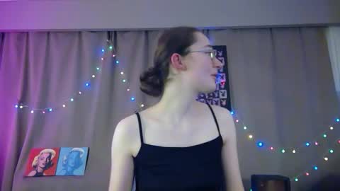 Shy Night Bat online show from 03/30/26, 10:22