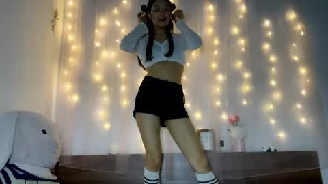 shy_pink_doll online show from 05/23/26, 04:11