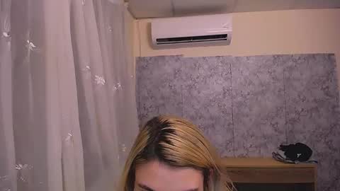 shy_sabrina_ online show from 02/05/25, 11:06