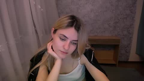 shy_sabrina_ online show from 03/10/25, 05:29