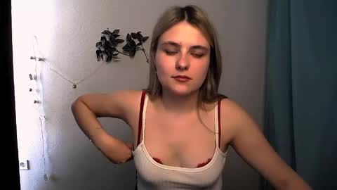 shy_sabrina_ online show from 05/08/26, 11:26