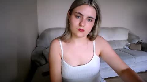 Snapshot of shy_sabrina_ chatting on 06/19/26, 01:15 shy_sabrina_ online show from 06/19/26, 01:15