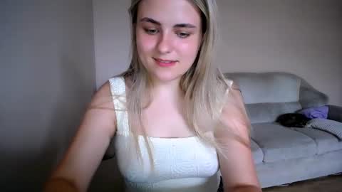 Snapshot of shy_sabrina_ chatting on 07/21/26, 01:35 shy_sabrina_ online show from 07/21/26, 01:35