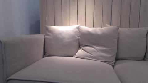 shy_schoolgirl_ online show from 02/18/25, 04:37