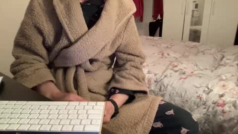 shyboy0533 online show from 12/21/25, 04:25