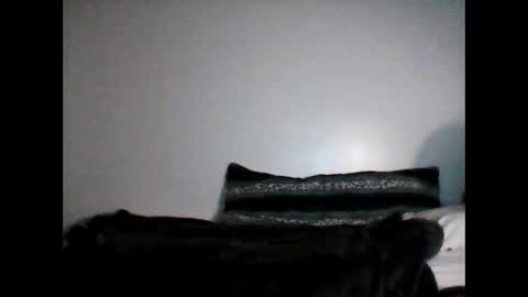 shyboyhugecum2020 online show from 12/28/24, 04:51