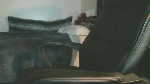 shyboyhugecum2020 online show from 02/09/26, 04:16