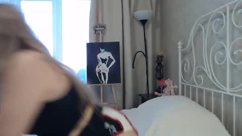 Snapshot of shyevaa chatting on 01/11/25, 04:48 Eva online show from 01/11/25, 04:48