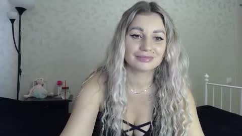 Snapshot of shyevaa chatting on 09/10/25, 05:07 Eva online show from 09/10/25, 05:07