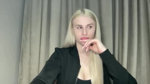 Shy Fox online show from 04/01/26, 05:43