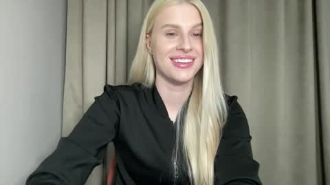 Shy Fox online show from 04/15/26, 07:32