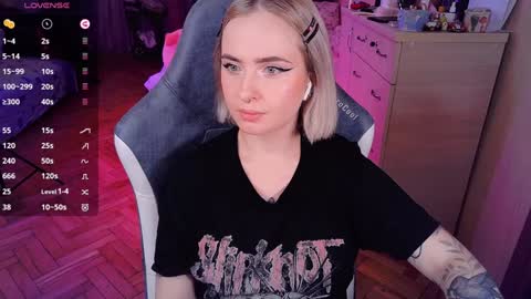 Effie online show from 01/23/25, 03:32