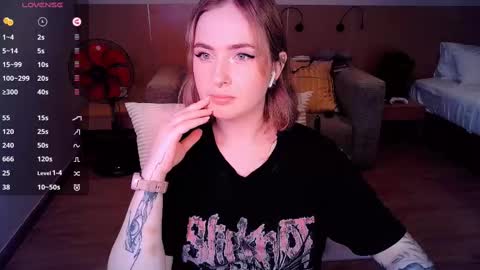 Effie online show from 03/10/25, 12:48