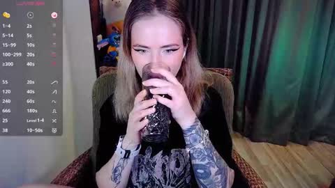 Effie online show from 10/15/25, 06:46