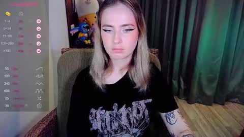 Effie online show from 10/17/25, 07:22