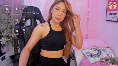 shygoddess_69 online show from 12/15/25, 12:26