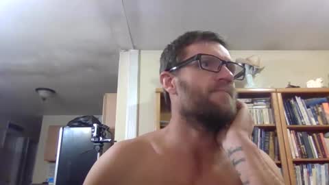 Snapshot of shyguy9387 chatting on 12/26/24, 03:27 shyguy9387 online show from 12/26/24, 03:27