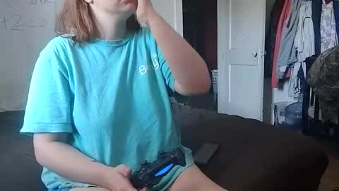 Snapshot of shylee538825 chatting on 10/06/25, 02:47 shylee538825 online show from 10/06/25, 02:47