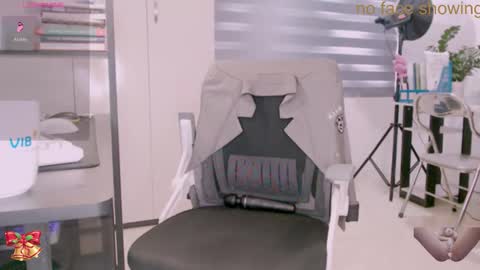 shyn_22 online show from 12/15/25, 04:50