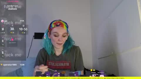 Snapshot of shyohiogirl chatting on 06/07/26, 12:20 Hippie online show from 06/07/26, 12:20