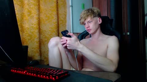 Tom and Betty online show from 04/02/26, 01:42