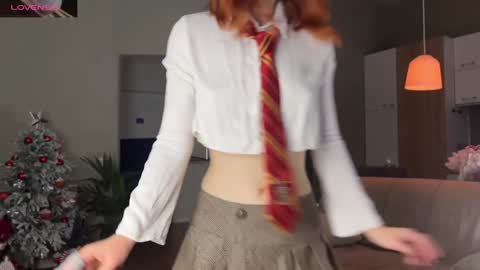 Snapshot of shyrubate chatting on 01/19/25, 05:05 Aurora online show from 01/19/25, 05:05