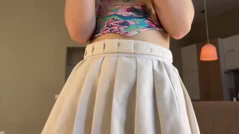 Snapshot of shyrubate chatting on 03/07/25, 05:29 Aurora online show from 03/07/25, 05:29