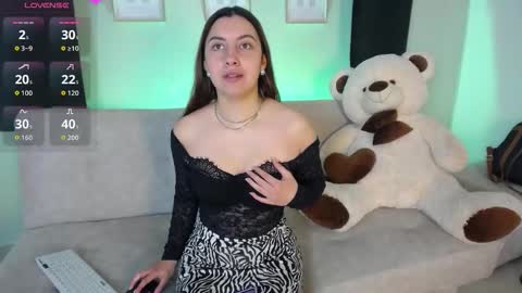 Snapshot of sia_wattson chatting on 11/17/25, 11:32 Sia online show from 11/17/25, 11:32