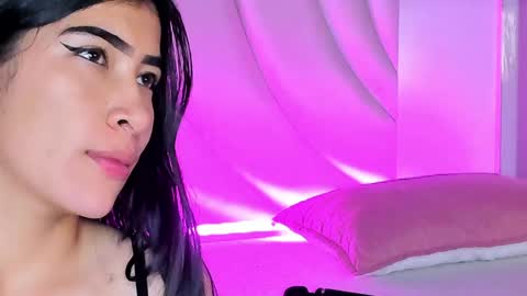 Siara and Zoe tattoo online show from 05/16/26, 12:51