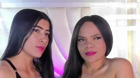 Siara and Zoe tattoo online show from 08/01/26, 12:21