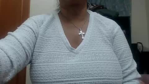 sara online show from 03/12/25, 01:14