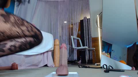 Snapshot of siclianprincess chatting on 12/13/24, 08:37 Miss Meadow Gotti Romano online show from 12/13/24, 08:37