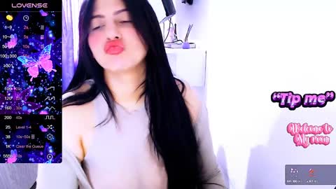 Snapshot of siddhy592 chatting on 01/14/25, 05:23 sidhy online show from 01/14/25, 05:23